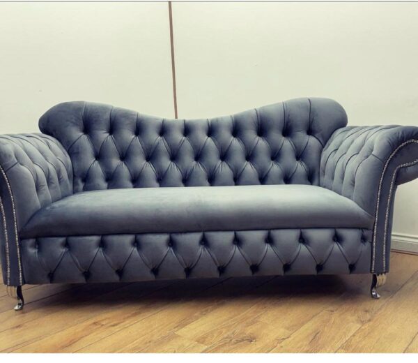Heart shape sofa, living room sofa sets in Manchester London. High quality cheap sofas for sale with modern design. It's a sectional couch.